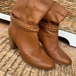 Frye Heeled Tan Leather Boots 7.5